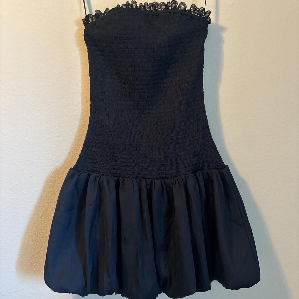 BOUTIQUE Formal Semi Bubble Lace Smocked Strapless Medium Women's Black Dress